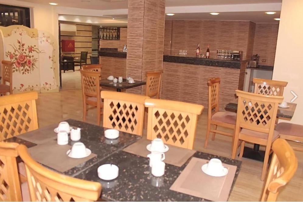 Regency Hotel 기자 외부 사진