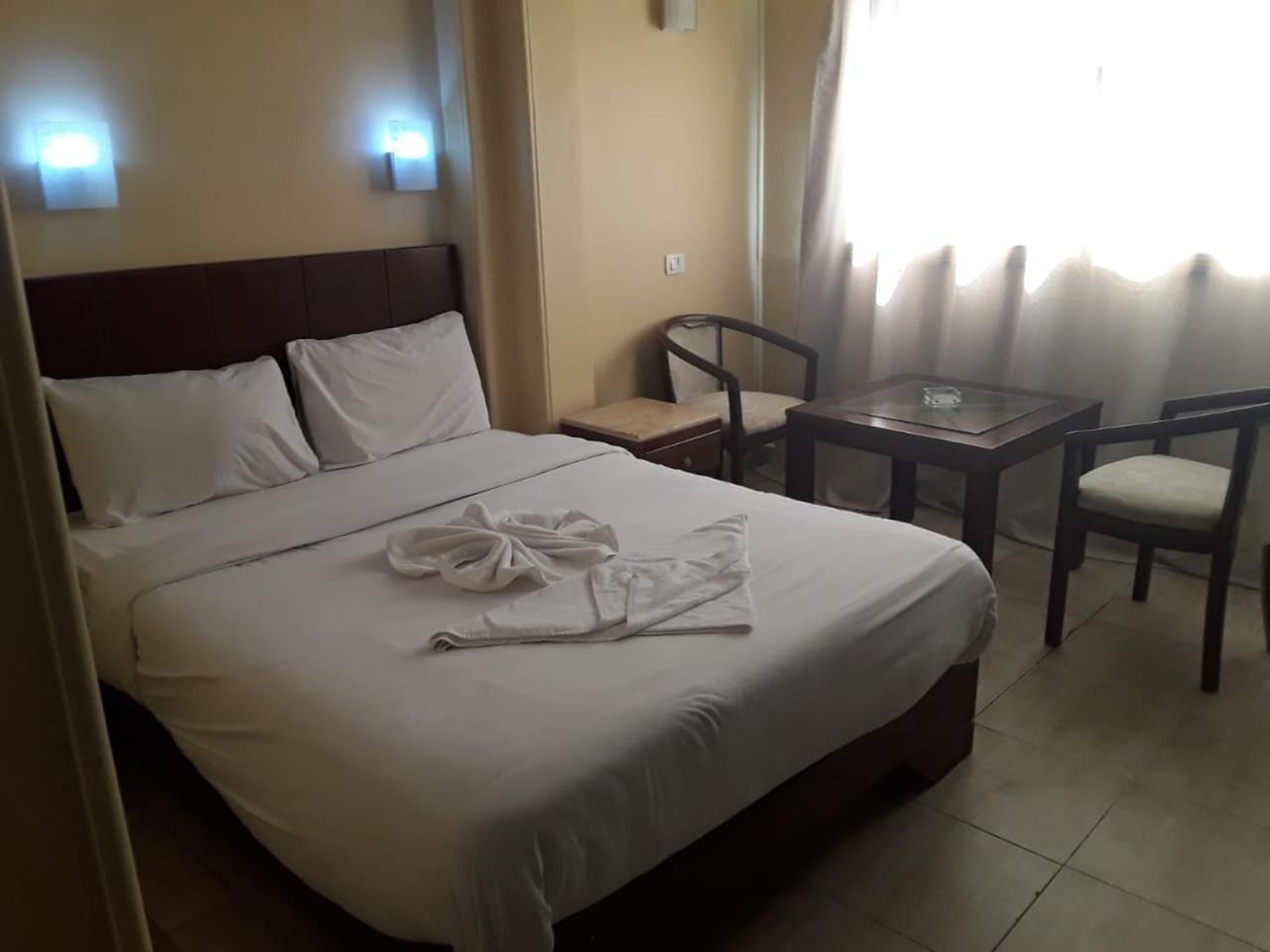 Regency Hotel 기자 외부 사진