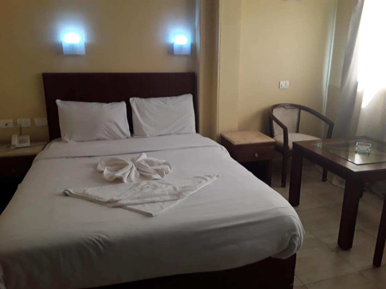 Regency Hotel 기자 외부 사진
